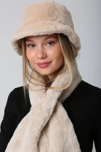 Luminos ButikWomen's Beige Set of 2 Plush Bucket Hat Neck Collar Scarf